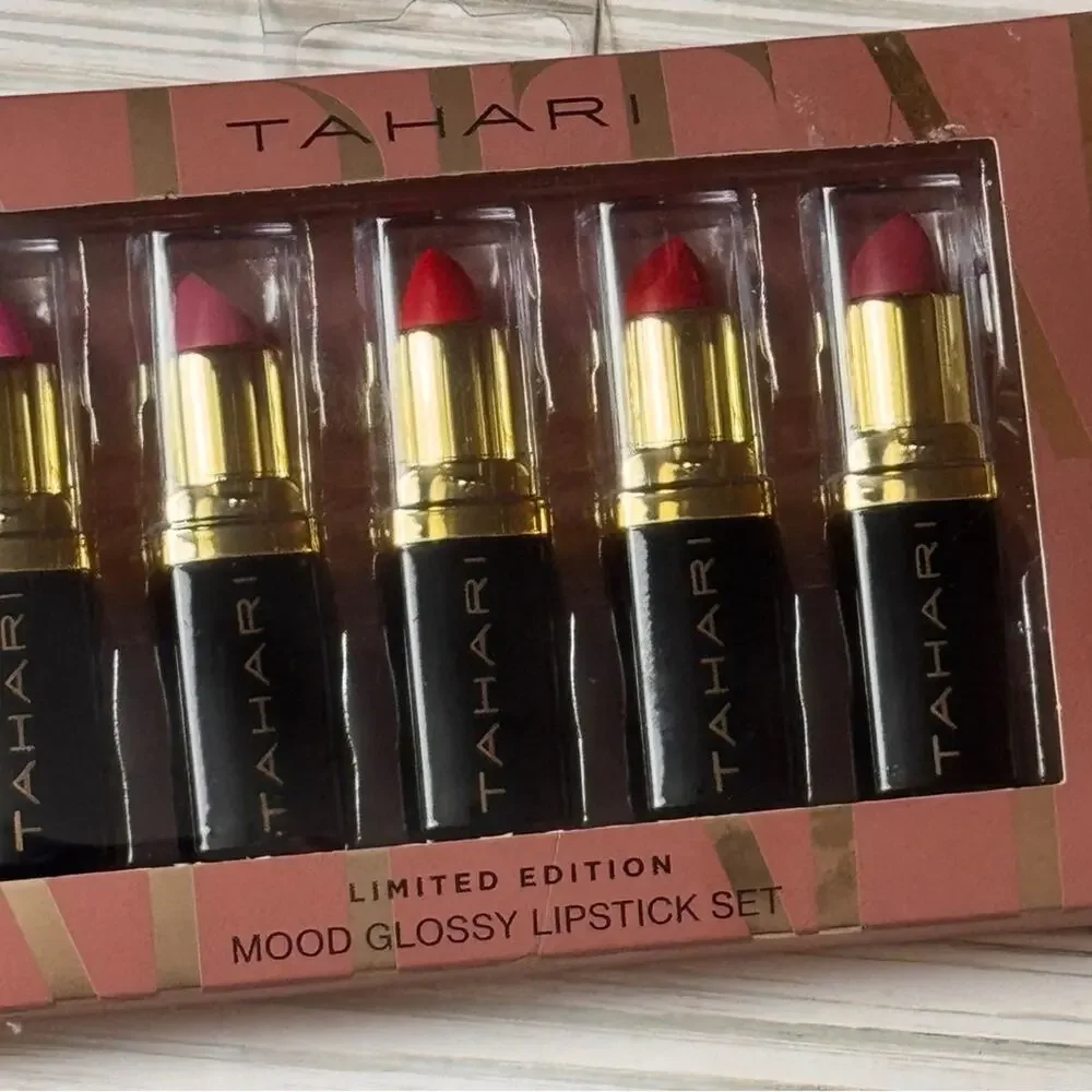 TAHARI LIMITED EDITION Beauty Makeup Mood Glossy Lip Set New in Package